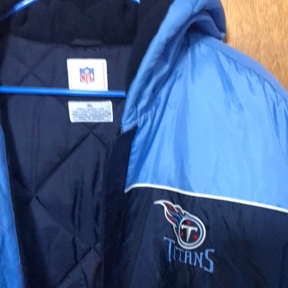 TITAN NFL COAT XL ❤️💙 - Picture 4 of 15